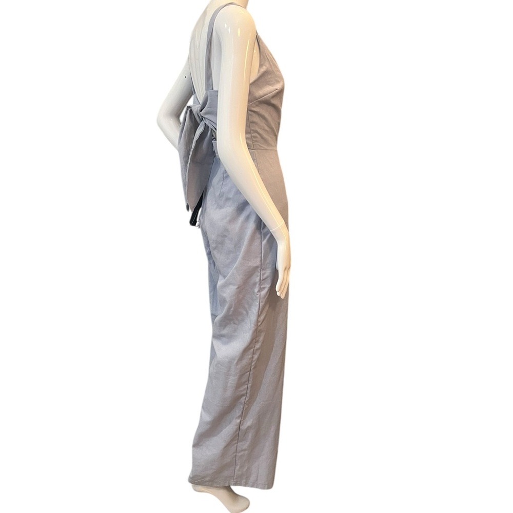 π¨ππππππππ πππππ¨ππππππ Gray Sleeveless Jumpsuit with V-Neckline - Picture 2 of 5